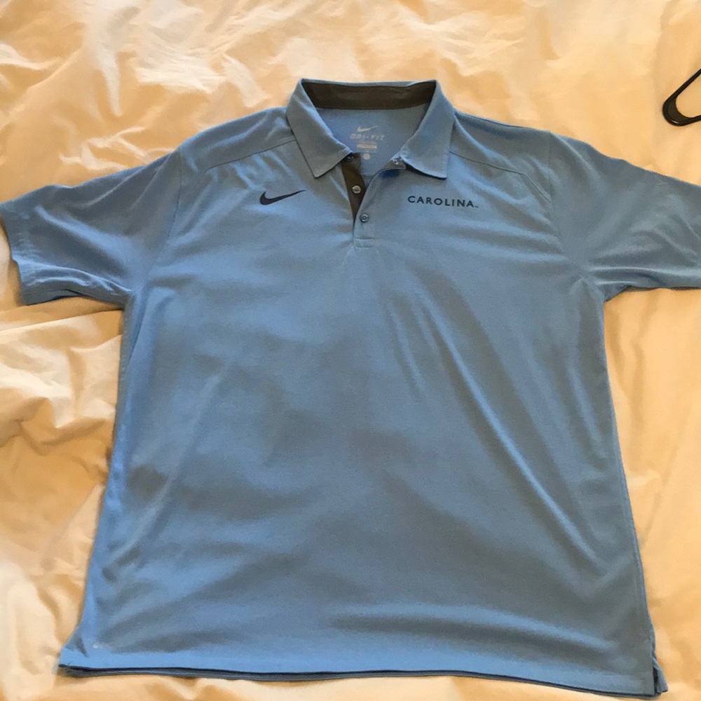 Men’s Nike UNC Tarheels polo. XL. Used.